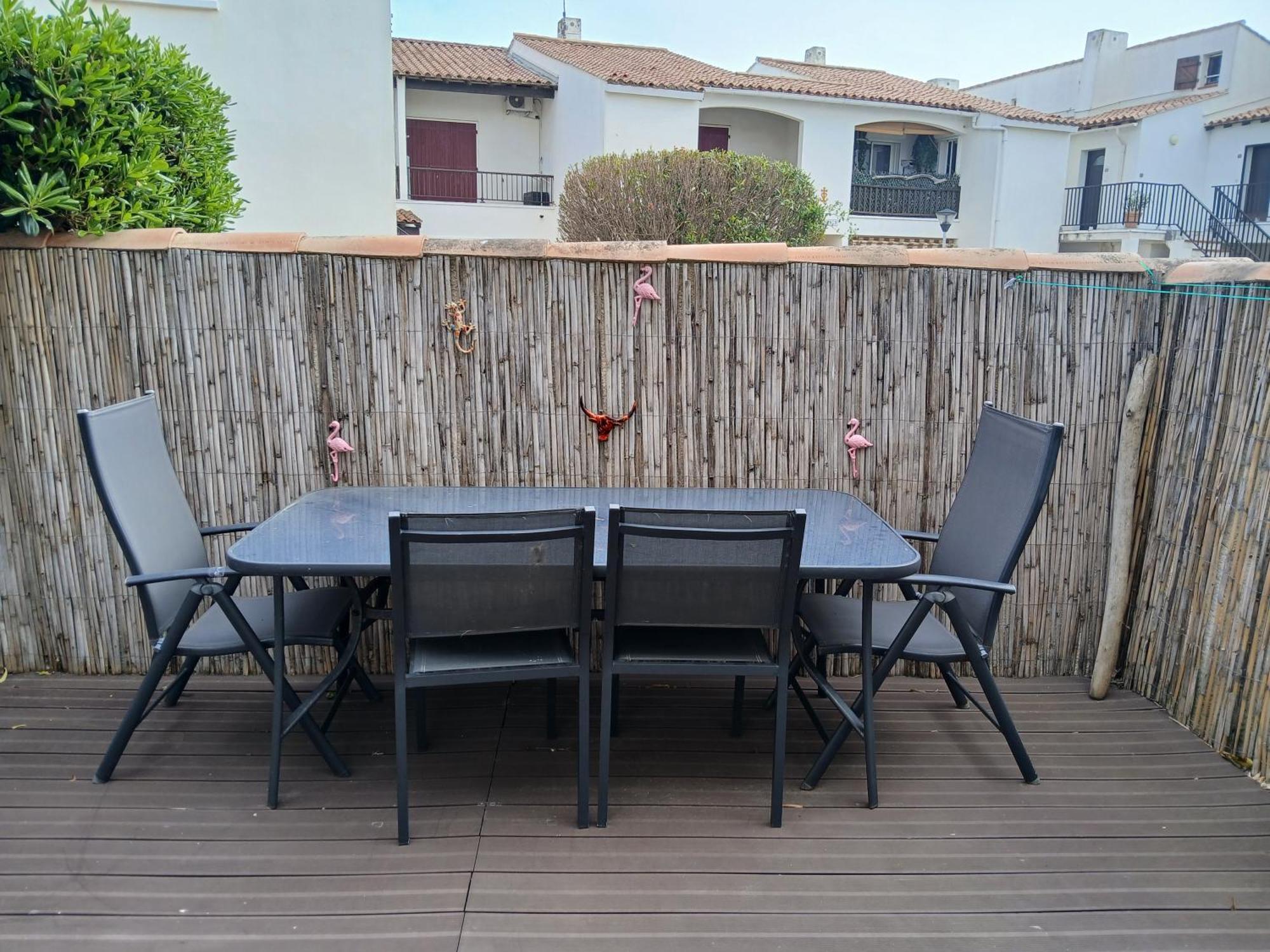 Jolie Appartement Refait A Neuf Saintes-Maries-de-la-Mer Bagian luar foto